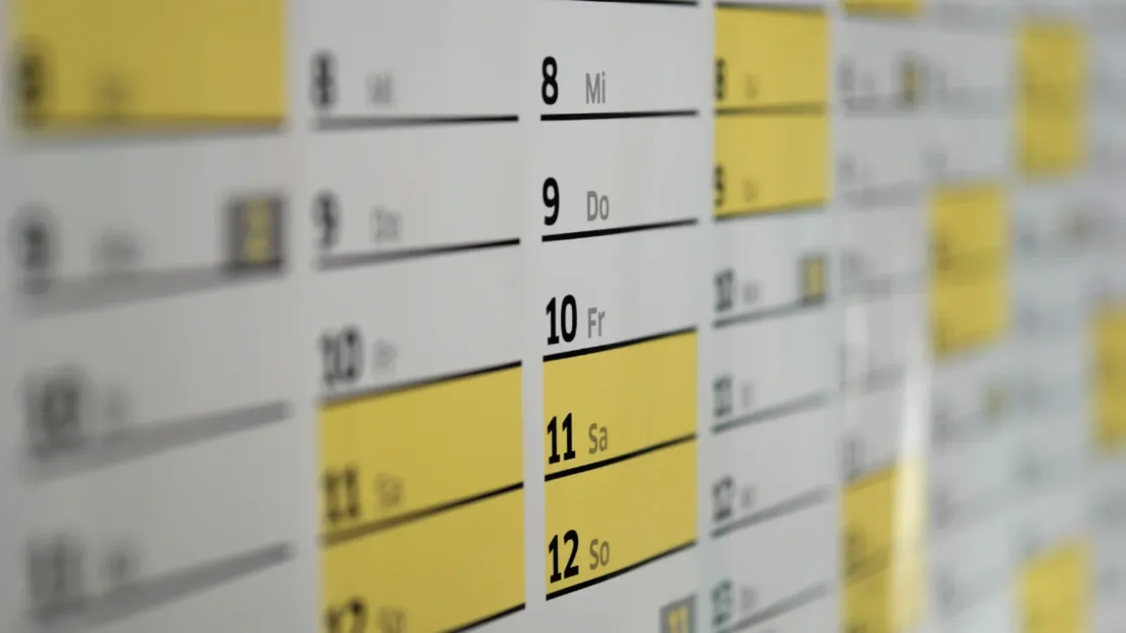 How to Create a Social Media Calendar in 2025